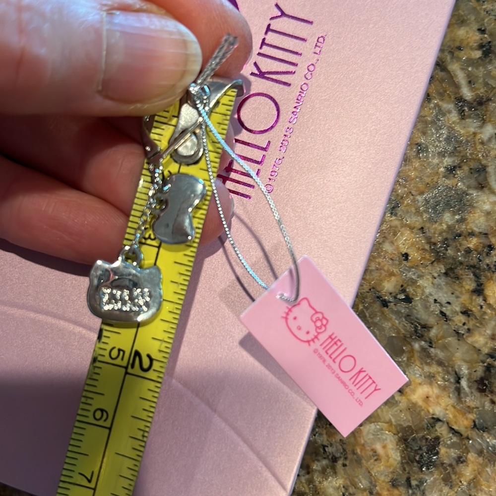 Hello Kitty earrings - Picture 5 of 5